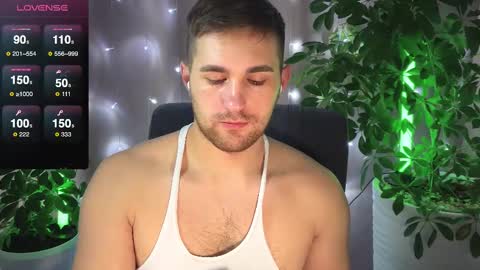 Snapshot of kochka25 chatting on 02/17/25, 07:04 Sweet boy online show from 02/17/25, 07:04