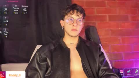 Snapshot of koddy_0 chatting on 10/30/25, 01:18 Koddy Independent model online show from 10/30/25, 01:18