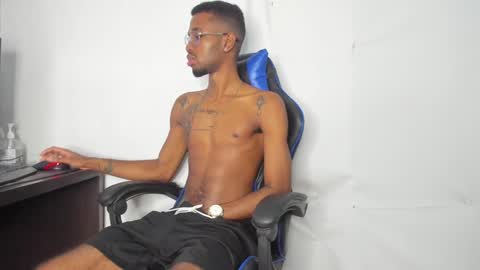 Snapshot of kofi_exotic_ chatting on 12/10/24, 01:00 kofi online show from 12/10/24, 01:00