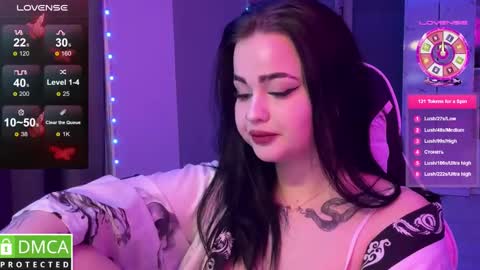 Mia online show from 01/11/25, 05:51