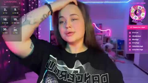 Mia online show from 12/19/25, 08:27