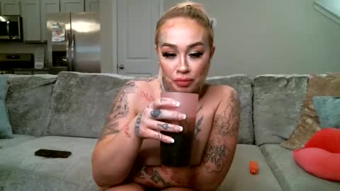 Snapshot of kokokwinn chatting on 03/06/25, 03:02 Koko Kwinn online show from 03/06/25, 03:02