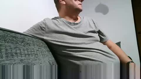 Snapshot of komputer123456789 chatting on 12/18/24, 07:30 Bogdan online show from 12/18/24, 07:30