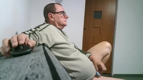 Snapshot of komputer123456789 chatting on 12/20/24, 08:12 Bogdan online show from 12/20/24, 08:12