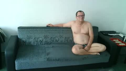 Snapshot of komputer123456789 chatting on 12/28/24, 08:05 Bogdan online show from 12/28/24, 08:05