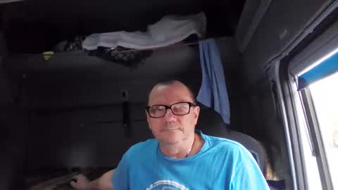 Snapshot of komputer123456789 chatting on 01/31/25, 02:49 Bogdan online show from 01/31/25, 02:49