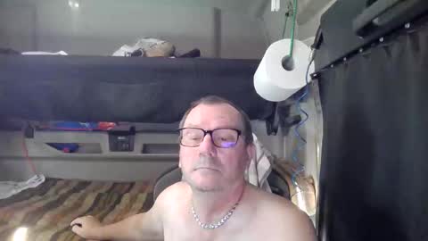 Snapshot of komputer123456789 chatting on 05/24/26, 06:29 Bogdan online show from 05/24/26, 06:29