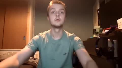 Snapshot of kookieskush chatting on 01/05/25, 02:52 Kookies online show from 01/05/25, 02:52