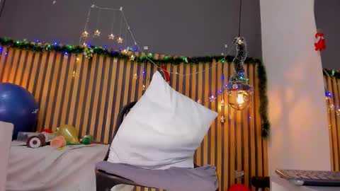 I am kora  online show from 12/13/25, 07:53