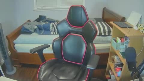 Snapshot of koreanboy171 chatting on 11/11/25, 01:27 Jay online show from 11/11/25, 01:27