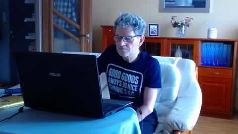 Snapshot of korek24hot chatting on 02/28/25, 09:15 Korek online show from 02/28/25, 09:15