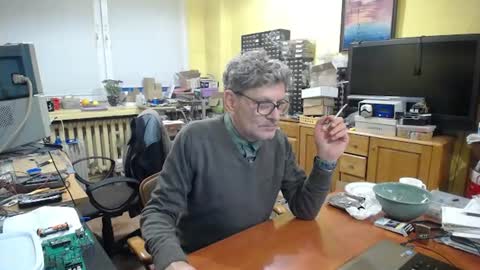 Snapshot of korek24hot chatting on 10/27/25, 03:38 Korek online show from 10/27/25, 03:38