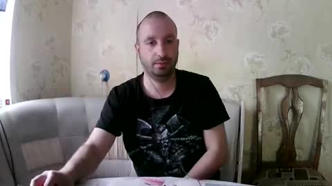 Snapshot of kostua31 chatting on 05/16/26, 05:26 kvg-1994 online show from 05/16/26, 05:26
