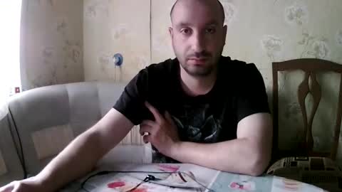Snapshot of kostua31 chatting on 05/16/26, 12:48 kvg-1994 online show from 05/16/26, 12:48