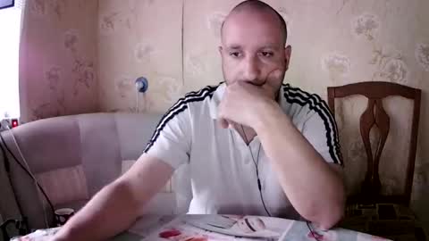Snapshot of kostua31 chatting on 05/25/26, 04:13 kvg-1994 online show from 05/25/26, 04:13
