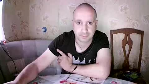 Snapshot of kostua31 chatting on 05/27/26, 04:37 kvg-1994 online show from 05/27/26, 04:37