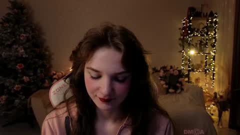 Kottyaa cb FOLLOWING  online show from 12/19/24, 07:18