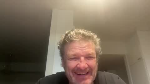 kovapoika online show from 10/14/25, 03:02