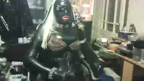 LatexPeti online show from 04/03/26, 06:00