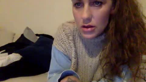 Snapshot of koyoteej chatting on 02/06/25, 01:16 koyoteej online show from 02/06/25, 01:16