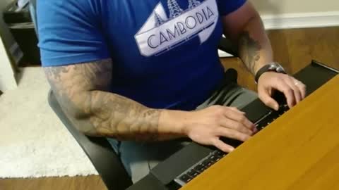 Snapshot of kp253 chatting on 09/26/25, 09:19 KP online show from 09/26/25, 09:19