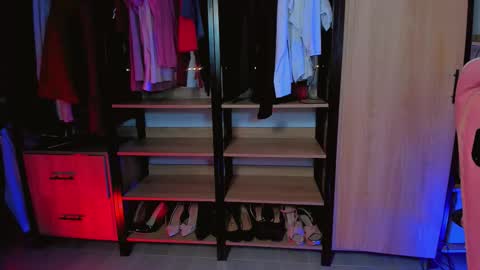 Khloe online show from 12/22/25, 12:51