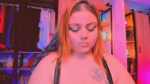 Khloe online show from 04/07/26, 12:44