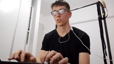 Facu online show from 12/14/25, 03:39