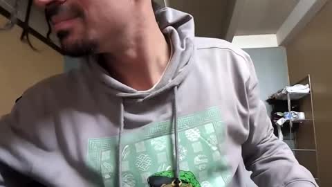 Snapshot of krelper chatting on 11/28/25, 04:04 REDACT online show from 11/28/25, 04:04