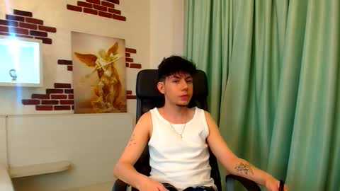 KrewVaughn online show from 10/11/25, 04:55