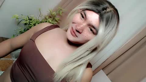 Snapshot of krezikeed chatting on 12/15/25, 07:12 krezikeed online show from 12/15/25, 07:12