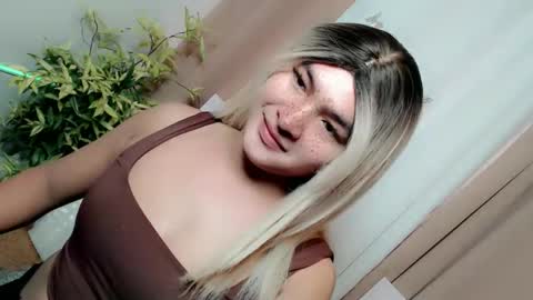 Snapshot of krezikeed chatting on 12/18/25, 08:20 krezikeed online show from 12/18/25, 08:20