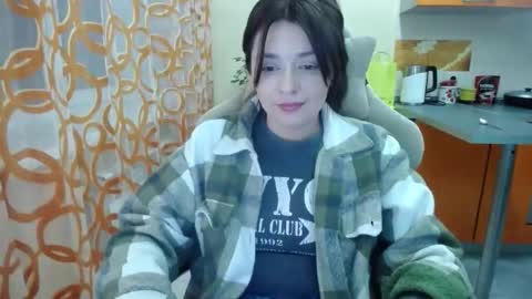 Snapshot of kris_again chatting on 12/16/25, 08:25 Kris online show from 12/16/25, 08:25