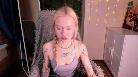 Snapshot of kris_grant chatting on 11/21/25, 10:25 kris_grant online show from 11/21/25, 10:25