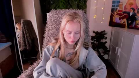 Snapshot of kris_grant chatting on 12/05/25, 10:35 kris_grant online show from 12/05/25, 10:35