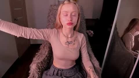 kris_grant online show from 04/17/26, 10:29