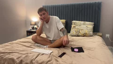 Snapshot of krishort chatting on 12/14/24, 05:03 krishort online show from 12/14/24, 05:03