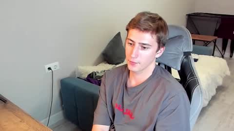 Snapshot of krishort chatting on 02/27/25, 06:42 krishort online show from 02/27/25, 06:42