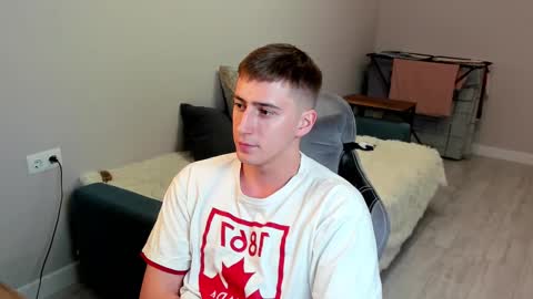 Snapshot of krishort chatting on 03/01/25, 12:56 krishort online show from 03/01/25, 12:56