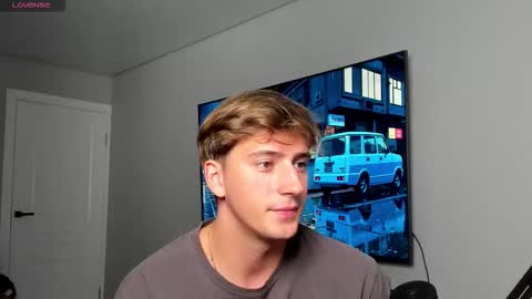 Snapshot of krishort chatting on 10/10/25, 01:32 krishort online show from 10/10/25, 01:32