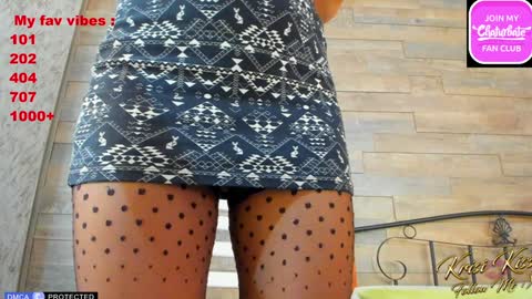 Snapshot of krisi_kiss chatting on 01/18/25, 06:56 KrisiFollow me  Thumb UP  online show from 01/18/25, 06:56