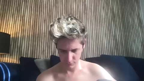 krisl77 online show from 04/05/26, 04:37