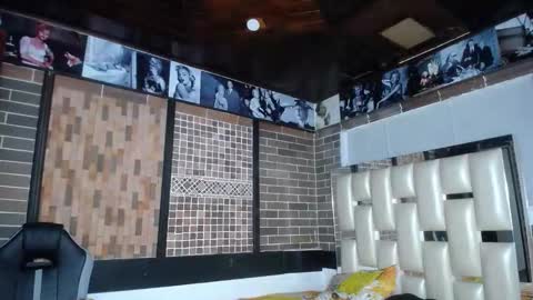 kriss_sweetboobs online show from 09/11/25, 12:27