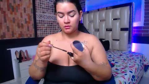 kriss_sweetboobs online show from 10/09/25, 12:47