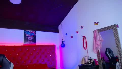kriss_sweetboobs online show from 11/05/25, 12:16