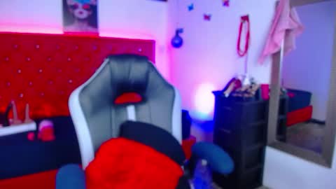 kriss_sweetboobs online show from 11/08/25, 02:17