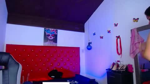 kriss_sweetboobs online show from 11/19/25, 12:05