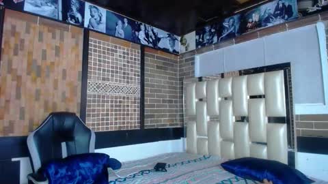 kriss_sweetboobs online show from 02/04/26, 12:33