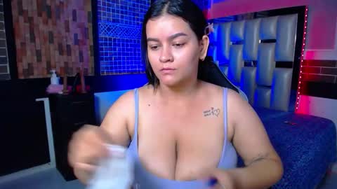 kriss_sweetboobs online show from 03/06/26, 12:56