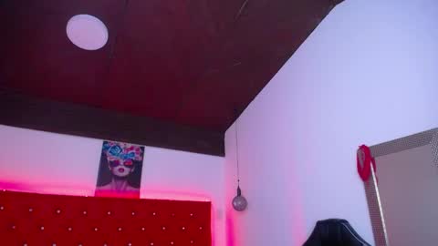 kriss_sweetboobs online show from 05/27/26, 01:08